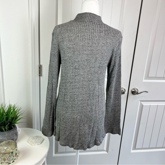 H&M tunic top grey mock neck woman’s size large bell sleeve sweater shirt - Picture 4 of 9